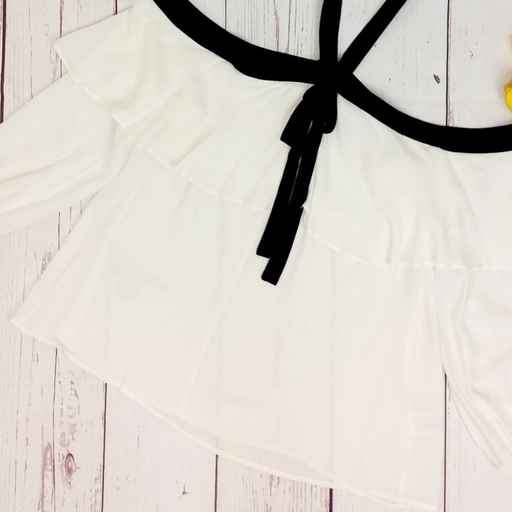 Entro cold shoulder blouse
